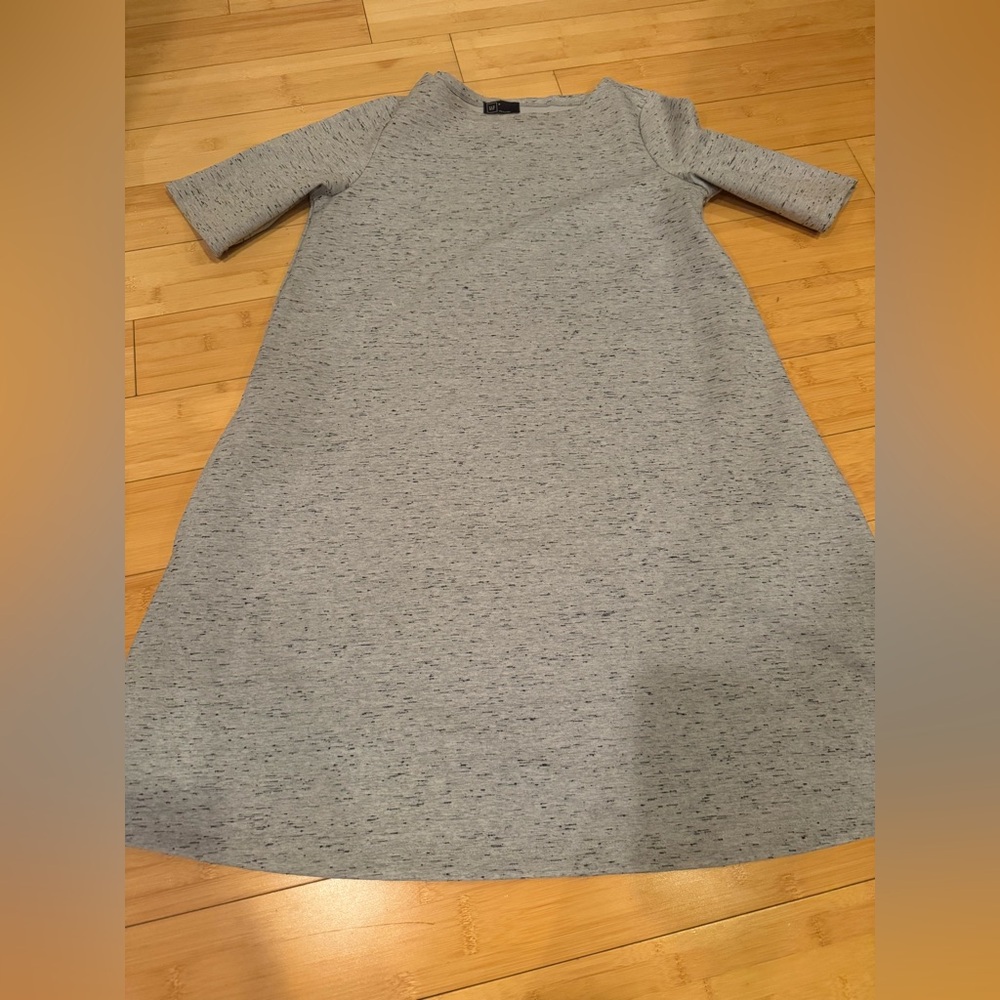 LIKE NEW! Gap Heathered Gray Knee Length Dress - Elbow sleeves - Pockets - Sz M